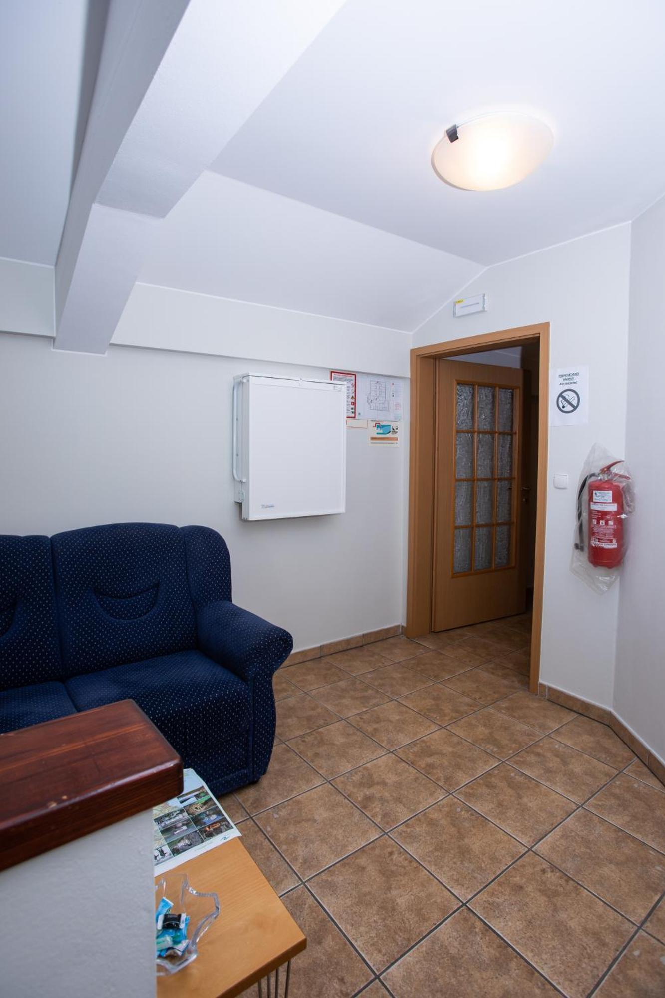 Rooms En Krajcar ツェルクニツァ エクステリア 写真