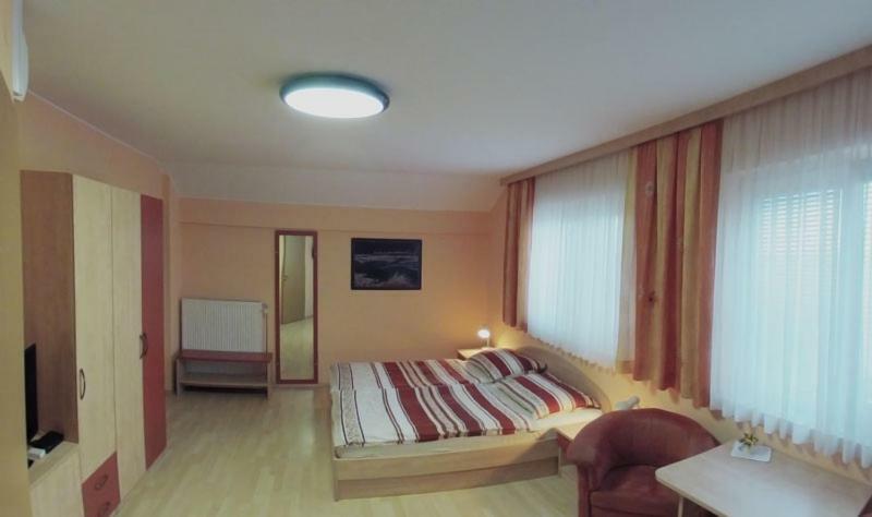 Rooms En Krajcar ツェルクニツァ エクステリア 写真