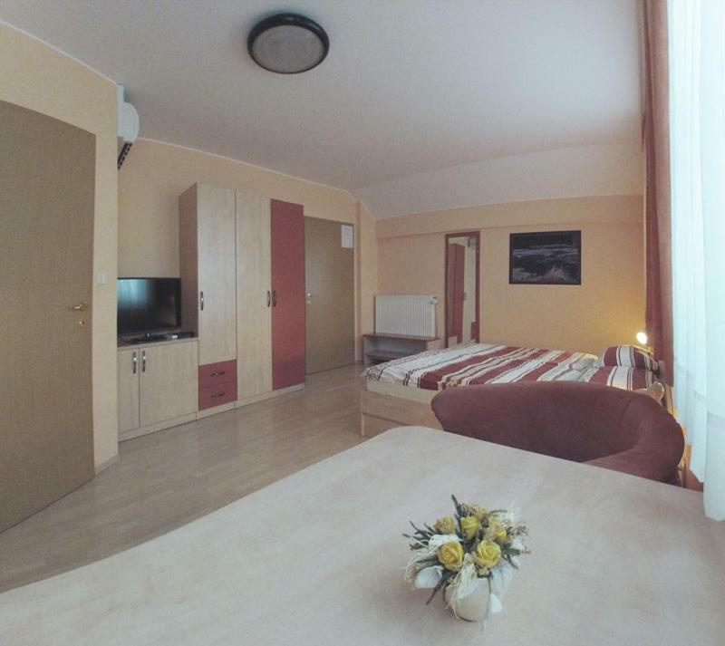 Rooms En Krajcar ツェルクニツァ エクステリア 写真