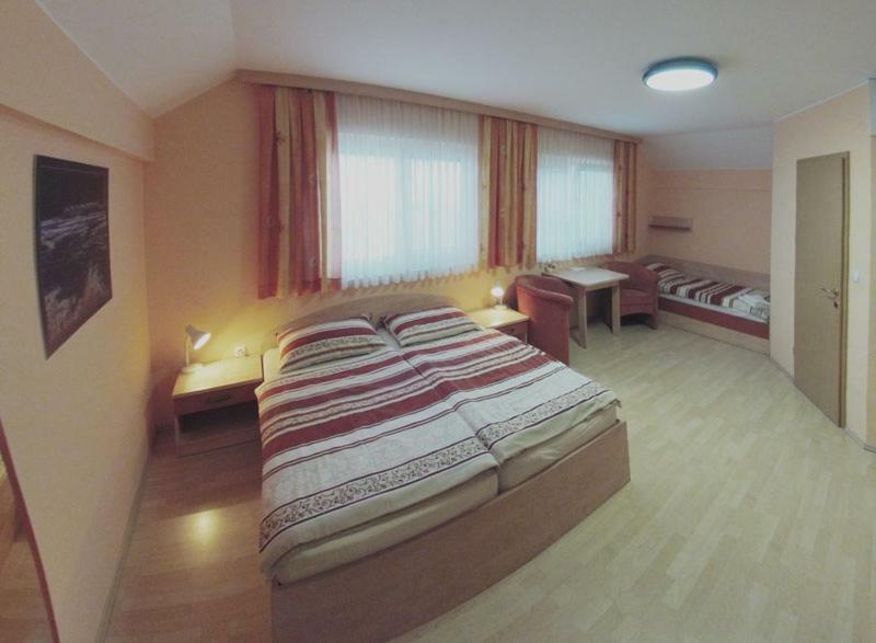 Rooms En Krajcar ツェルクニツァ エクステリア 写真